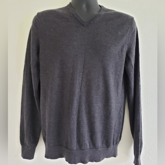 Calvin Klein Extra Fine  Merino Wool V-neck Sweater Dark Gray Size  Medium - Picture 5 of 13